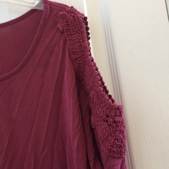 FINAL MARKDOWN LADIES’ Rue 21 Cold Shoulder Top (XL) - Picture 2 of 4